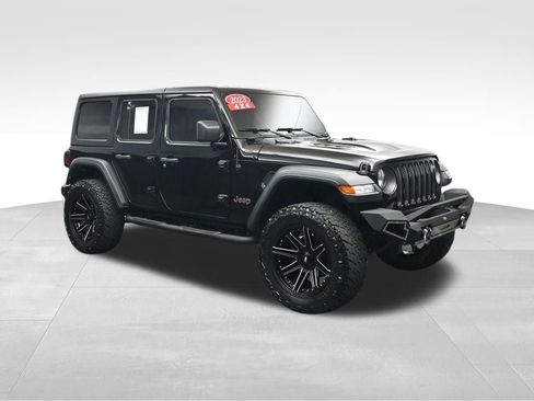 Used 2023 Jeep Wrangler Unlimited Rubicon w/ Cold Weather Group AWD/4WD image 7