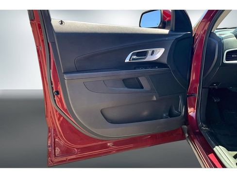 Used 2017 Chevrolet Equinox LT AWD/4WD image 19