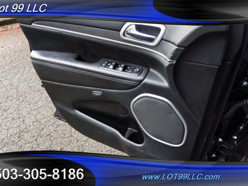 Used 2014 Jeep Grand Cherokee SRT8 w/ Luxury Group II AWD/4WD image 26