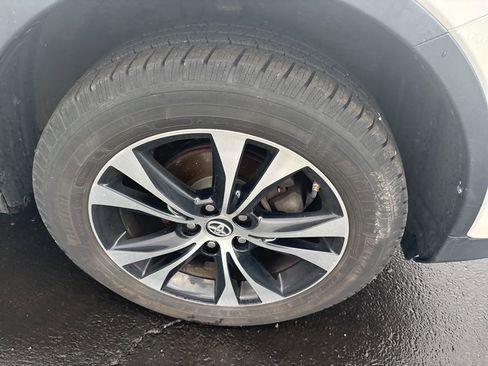 Used 2015 Toyota RAV4 Limited w/ Technology Package AWD/4WD image 8