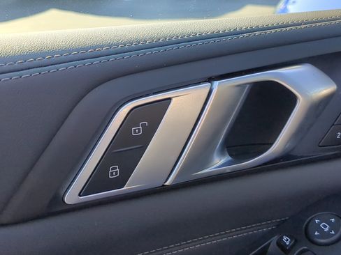 Used 2026 BMW X5 M60i image 20