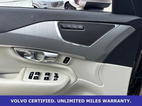 Certified 2025 Volvo XC90 B5 Core w/ Protection Package Premier AWD/4WD image 18