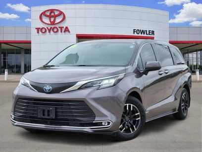 Used 2021 Toyota Sienna XLE