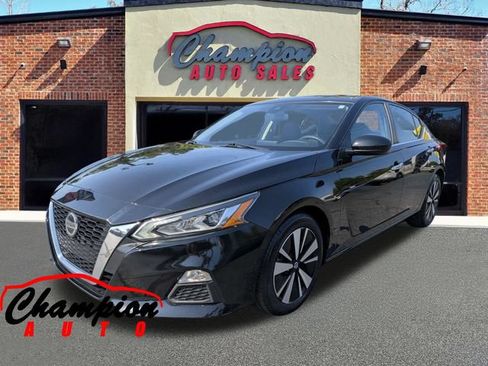 Used 2022 Nissan Altima 2.5 SV FWD image 9