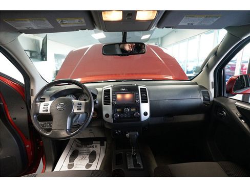 Used 2018 Nissan Frontier PRO-4X image 13