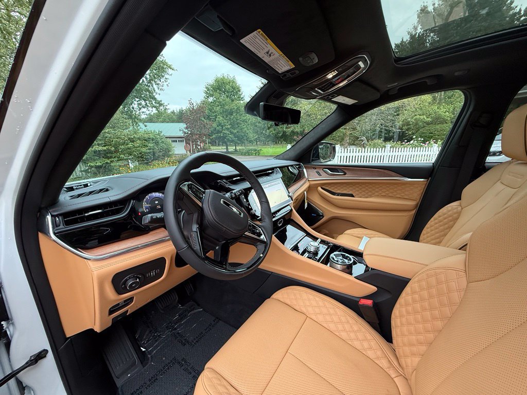 New 2027 Jeep Grand Cherokee Summit AWD/4WD image 6