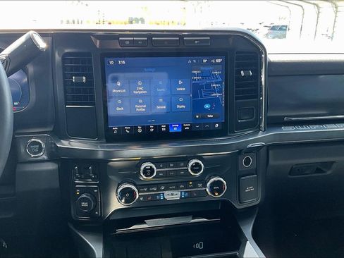 Used 2024 Ford F250 Lariat image 9
