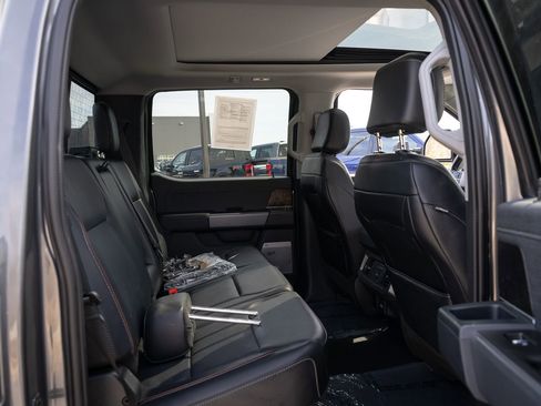 Used 2023 Ford F450 Lariat w/ FX4 Off-Road Package image 39