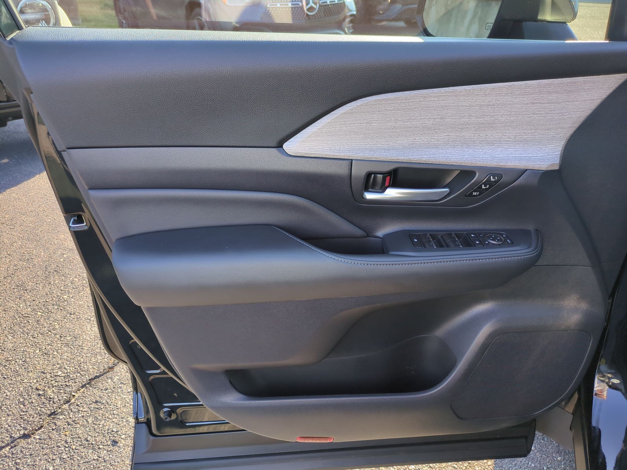 Used 2025 Toyota Grand Highlander FWD image 9