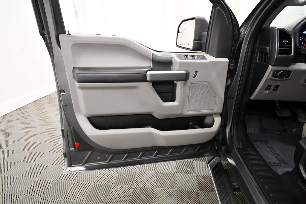 Used 2018 Ford F150 XLT w/ Equipment Group 302A Luxury AWD/4WD image 13