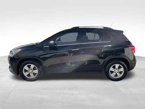 Used 2019 Chevrolet Trax LT w/ LT Convenience Package FWD image 8