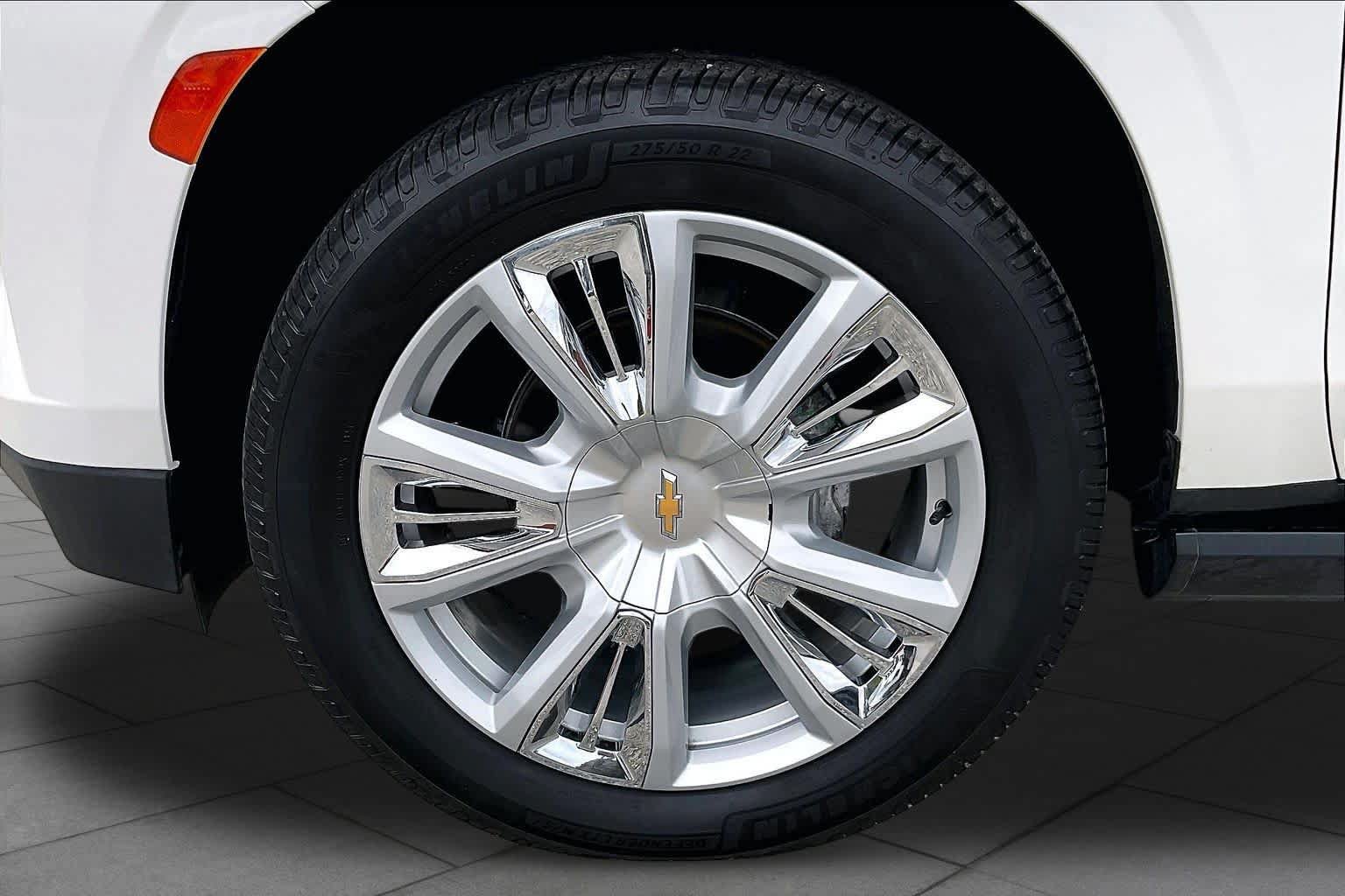 Used 2021 Chevrolet Tahoe High Country w/ Premium Package AWD/4WD image 11