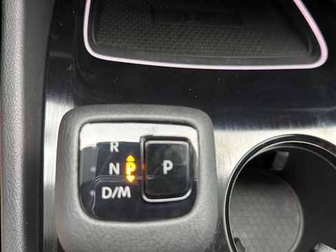 Used 2024 Nissan Rogue SL w/ SL Premium Package image 17