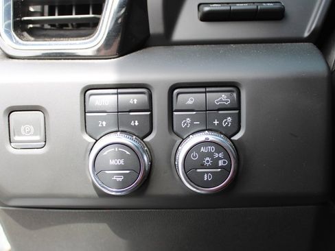 Used 2024 GMC Sierra 2500 Denali Ultimate image 18