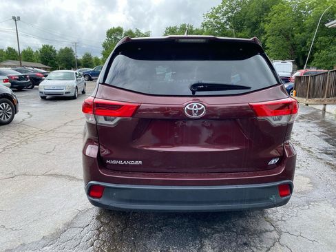 Used 2019 Toyota Highlander Plus FWD image 7