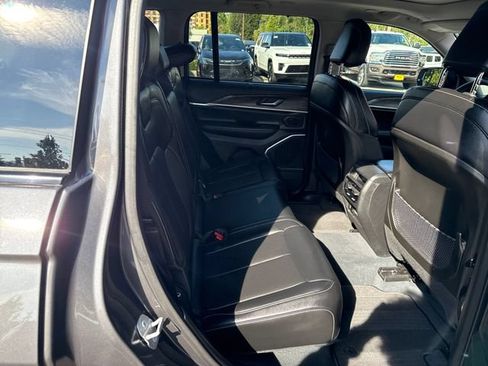 Used 2023 Jeep Grand Cherokee 4WD 4xe w/ Luxury Tech Group II image 10