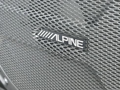 Used 2024 Jeep Wrangler Unlimited Sahara w/ Technology Group image 15