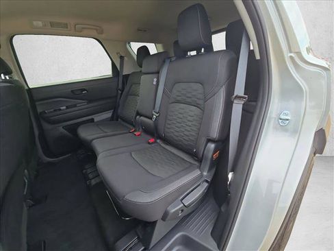 Used 2025 Nissan Pathfinder SV FWD image 18