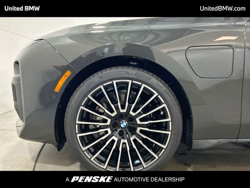 New 2026 BMW 750e xDrive w/ Executive Package image 10