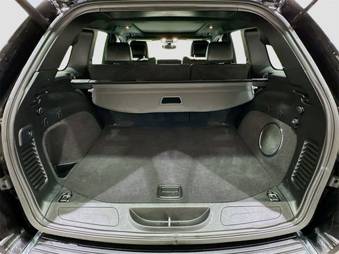 Used 2021 Jeep Grand Cherokee Limited w/ Luxury Group II image 26