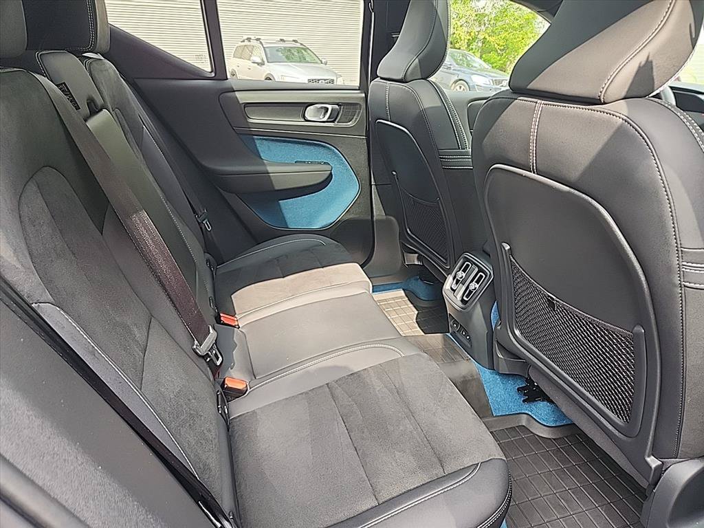 Certified 2023 Volvo XC40 Recharge Ultimate w/ Protection Package Premier AWD/4WD image 29
