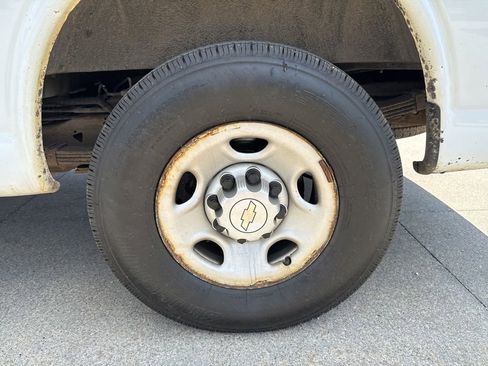 Used 2021 Chevrolet Express 3500 w/ Driver Convenience Package RWD image 49
