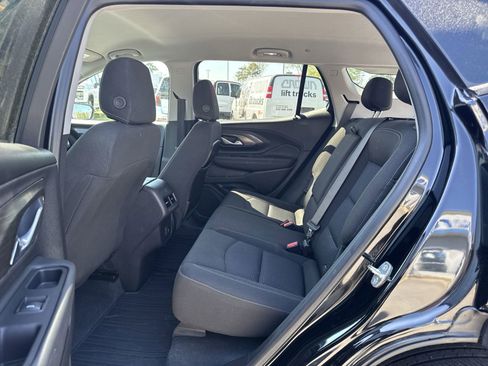 Used 2024 GMC Terrain SLE w/ Driver Convenience Package image 30