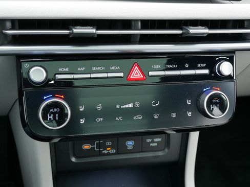 Certified 2025 Hyundai Tucson Limited image 23