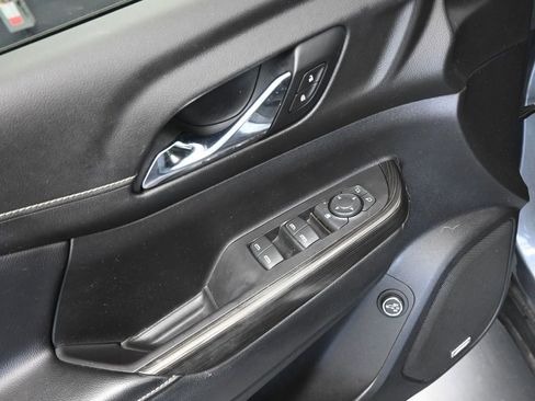 Used 2020 GMC Acadia SLT w/ Driver Alert Package II image 26