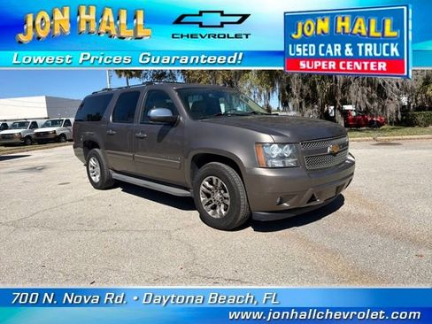 Used 2013 Chevrolet Suburban LT image 1