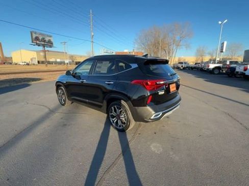 Used 2022 Kia Seltos SX w/ Sunroof Package image 6