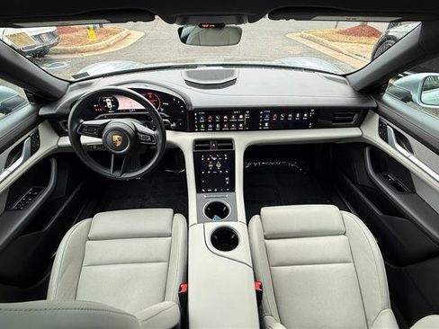 Used 2022 Porsche Taycan 4S image 23