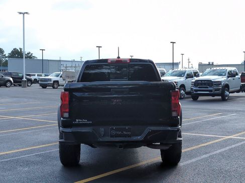 Used 2023 Chevrolet Colorado Trail Boss w/ Advanced Trailering Package AWD/4WD image 4