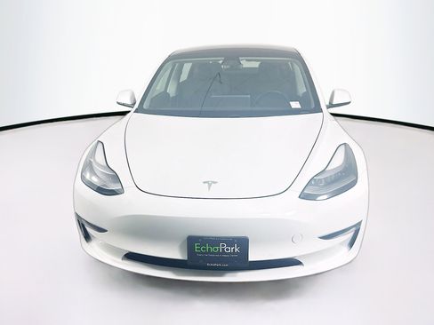 Used 2021 Tesla Model 3 Standard Range Plus image 2