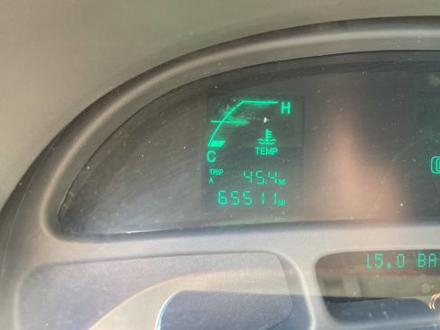 Used 2002 Cadillac De Ville w/ Comfort/Convenience Pkg image 8