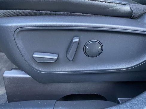 Used 2025 Ford Escape Platinum AWD/4WD image 15