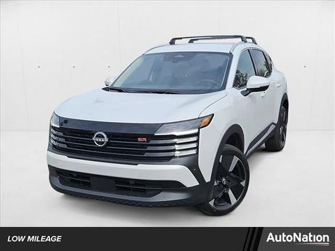 Used 2025 Nissan Kicks SR w/ Illumination Package image 1