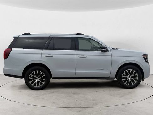 Certified 2025 Ford Expedition Platinum AWD/4WD image 6