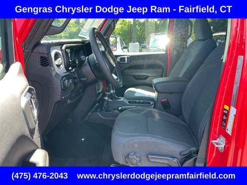 Certified 2025 Jeep Wrangler Unlimited Sahara w/ Safety Group AWD/4WD image 45