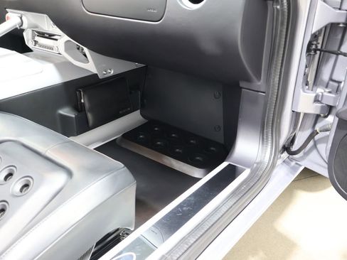 Used 2006 Ford GT image 33