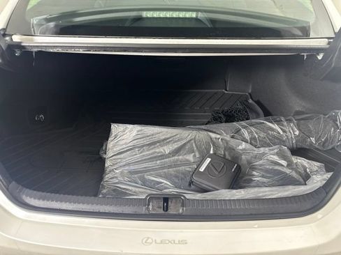 Used 2023 Lexus ES 350 Ultra Luxury w/ Accessory Package (Z2) FWD image 10