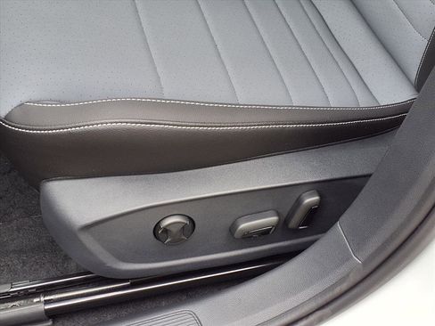 New 2026 Volkswagen Jetta SE image 13