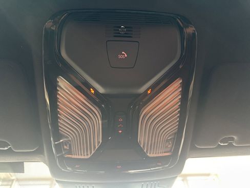 Used 2023 BMW M550i xDrive w/ Dynamic Handling Package image 30