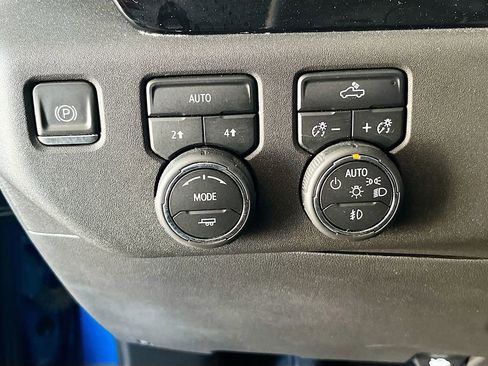 Used 2022 Chevrolet Silverado 1500 RST AWD/4WD image 10