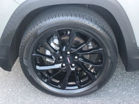 Used 2023 GMC Terrain SLE w/ Driver Convenience Package AWD/4WD image 37