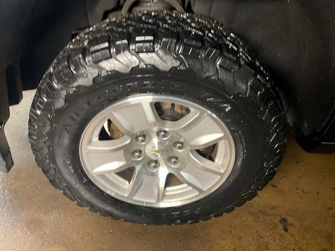 Used 2018 Chevrolet Silverado 1500 LT w/ All Star Edition image 14