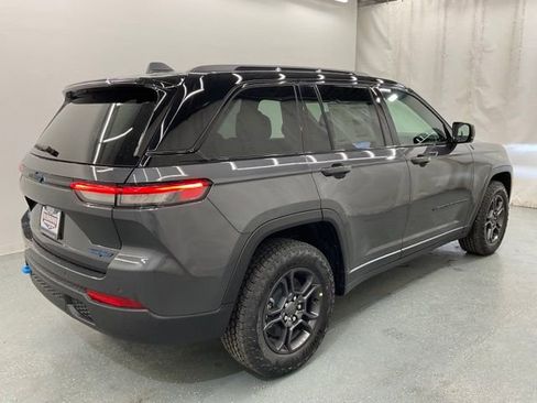 New 2024 Jeep Grand Cherokee Trailhawk w/ Advanced Protech Group II AWD/4WD image 7