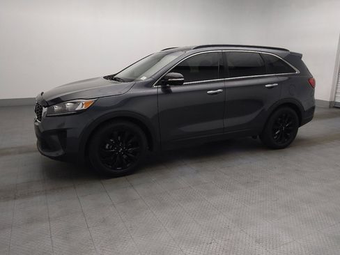 Used 2019 Kia Sorento S FWD image 2