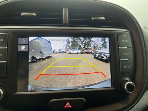 Used 2025 Kia Soul LX w/ LX Technology Package image 24