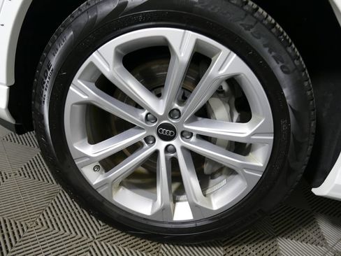 Used 2025 Audi Q7 3.0T Premium Plus AWD/4WD image 9